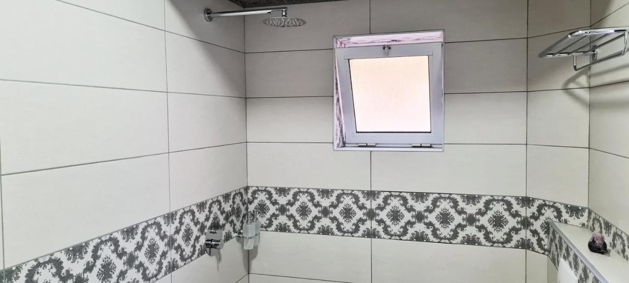 2V1 - Sheshi Willson Apartman Tirana Kültér fotó